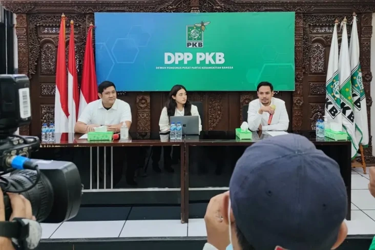 Pemerintah Diminta Bentuk...