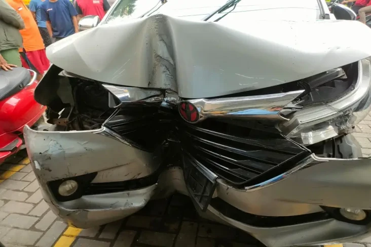 Sopir Diduga Ngantuk,...