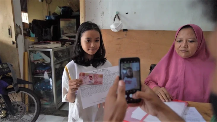 Pos Indonesia Salurkan...