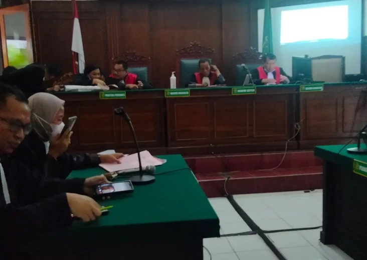 Gegara Masukkan Uang...