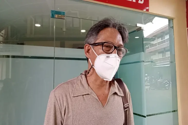 Keluarga Angela Curiga...