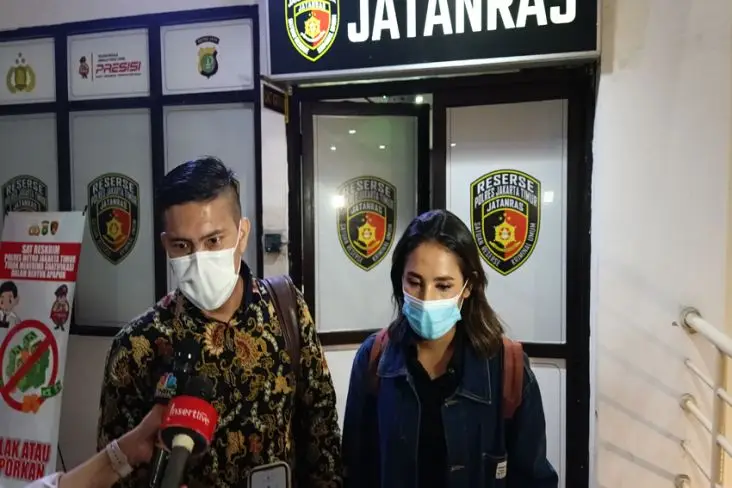Kronologi Artis Inisial...