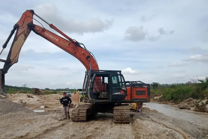Tambang Pasir Ilegal...
