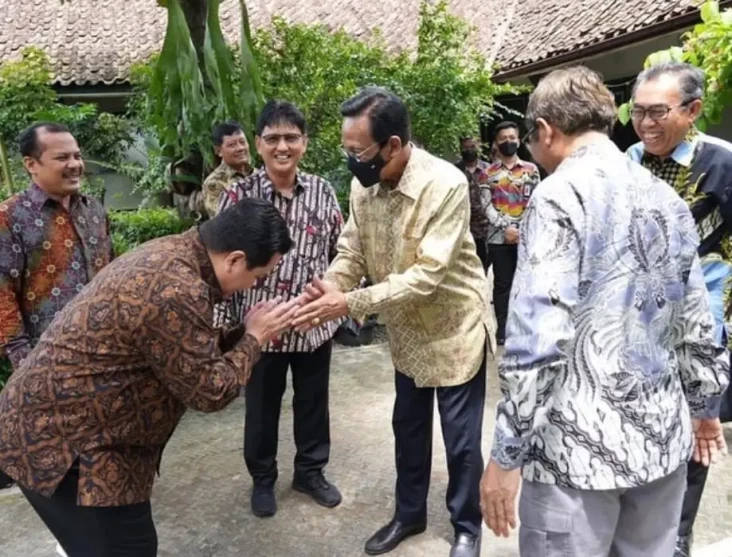 Erick Thohir Sowan Sri...