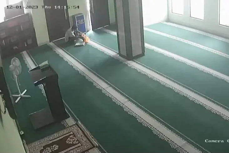 Viral Maling Sajadah...