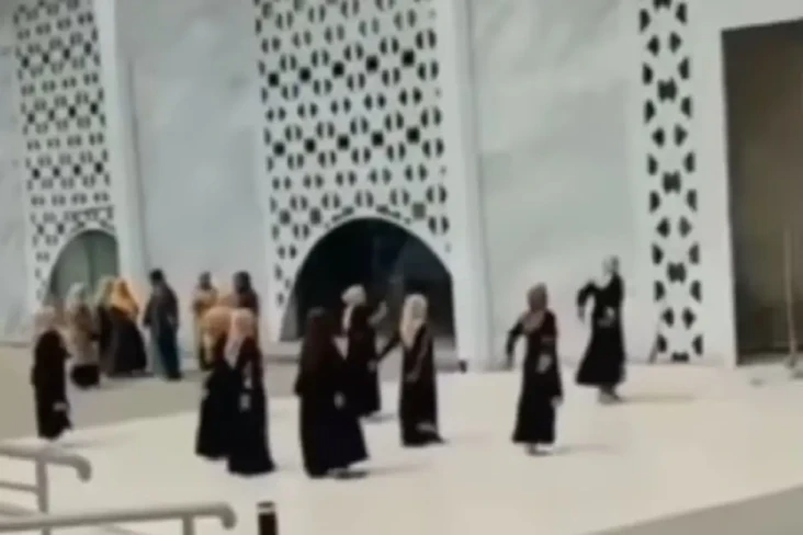 Viral Emak-emak Joget...
