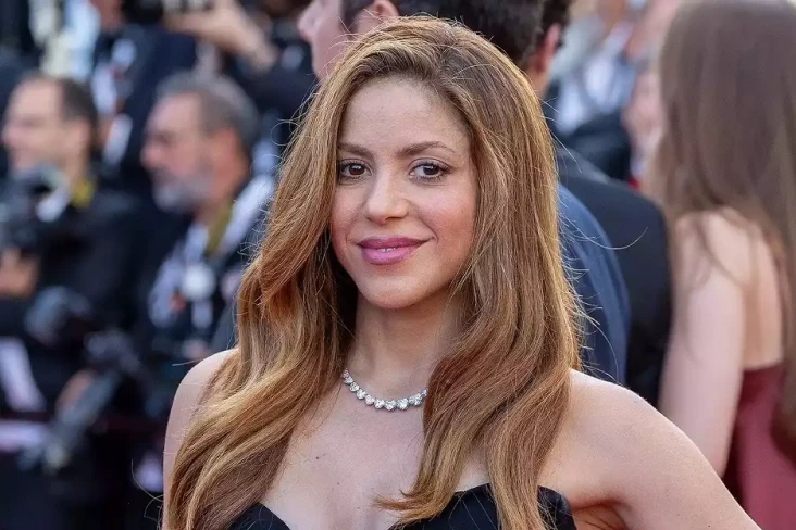 Lagu Baru Shakira Sindir...