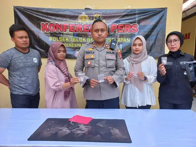 Pasangan Suami Istri...