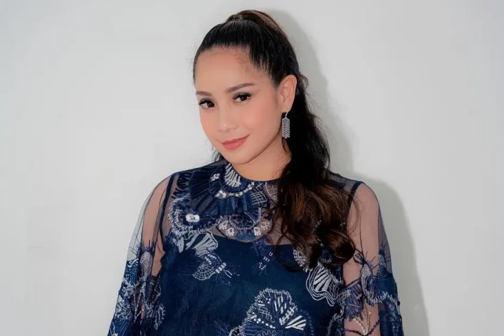 4 Artis Indonesia Jadi...