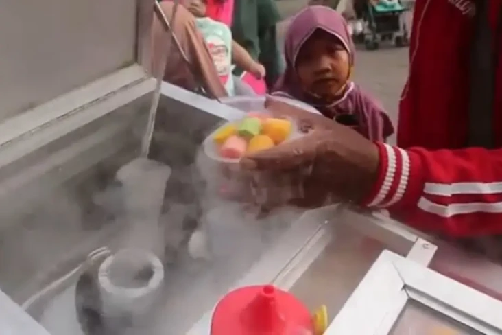 Chiki Ngebul Makan Korban...
