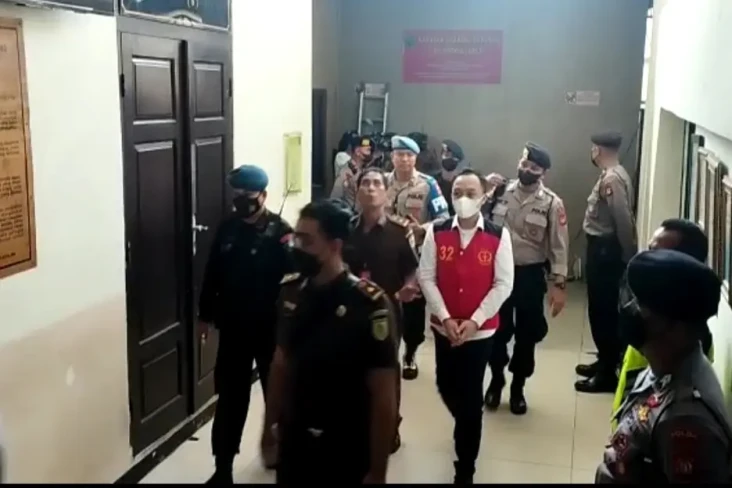 Hadapi Sidang Tuntutan,...