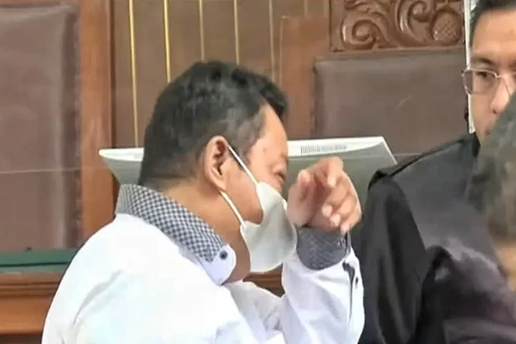 Dituntut 8 Tahun Penjara,...