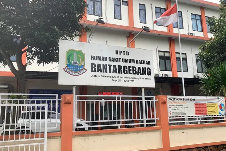 Sekeluarga Keracunan...