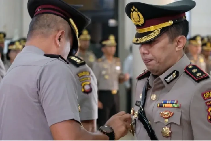 Polisi Tahan 5 Orang...