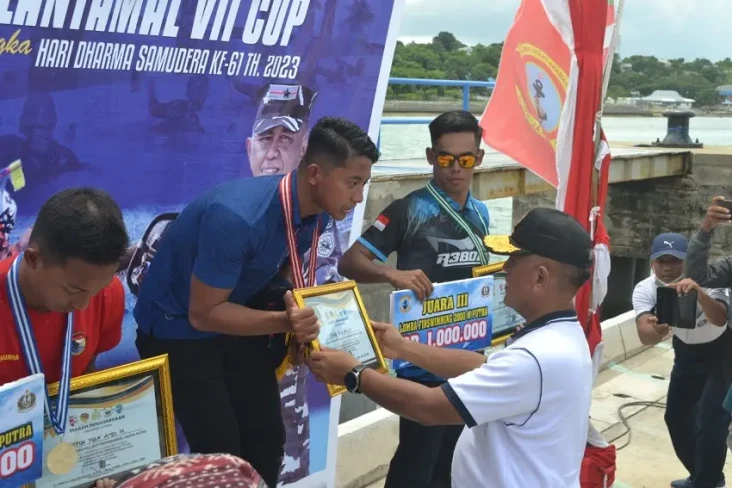 Peringati Hari Dharma...