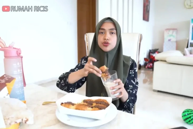 Pecat Karyawan karena...