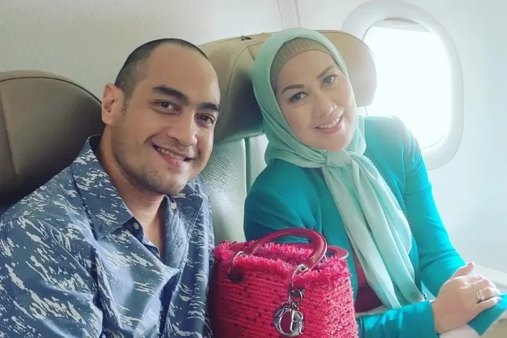 Venna Melinda Menangis...