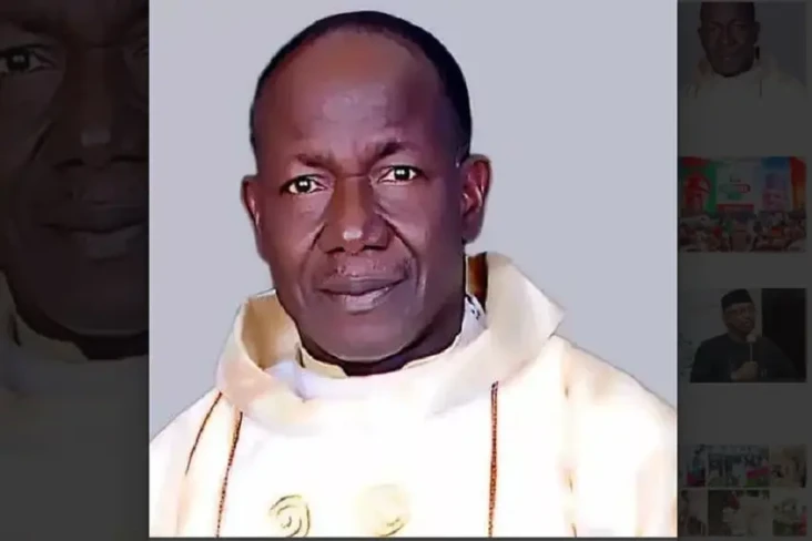 Pastor Dibakar Hidup-hidup,...