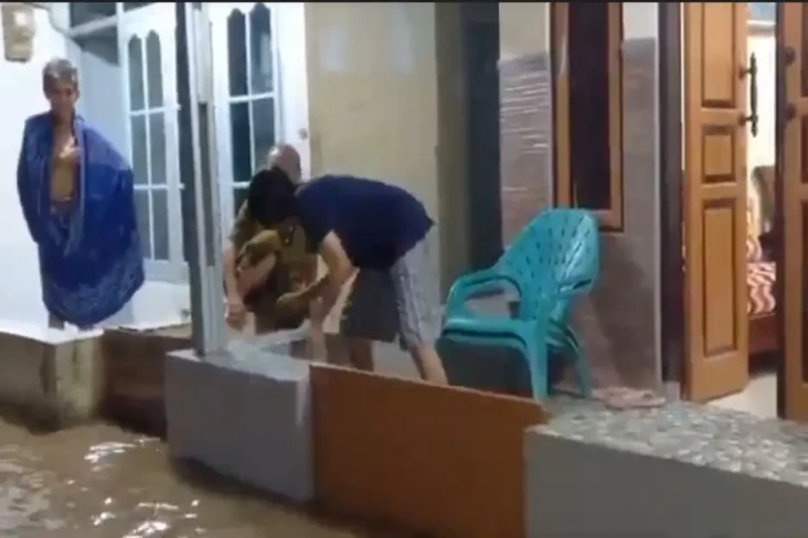 Banjir Rendam 2 Kecamatan,...