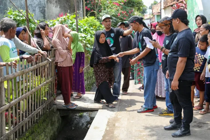 Kowarteg Bagikan Sembako...