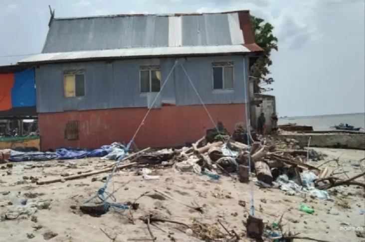 Ratusan Rumah di Pesisir...