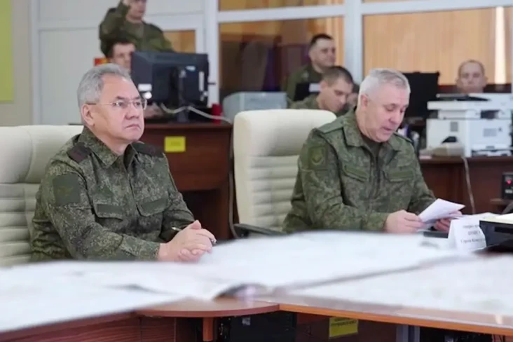 Menteri Pertahanan Rusia...
