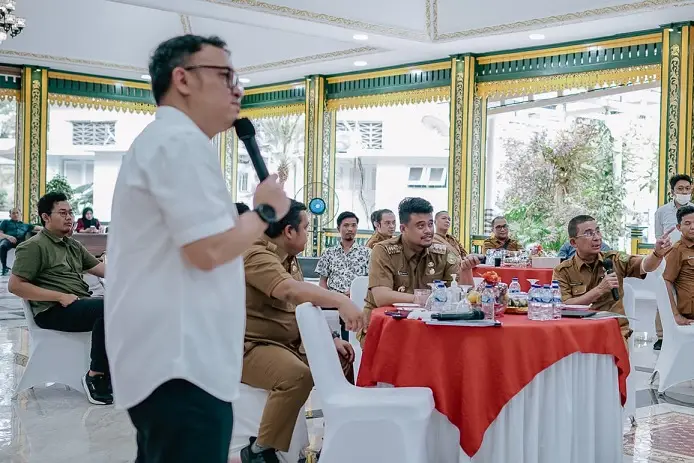 Atasi Banjir dan Kemacetan...