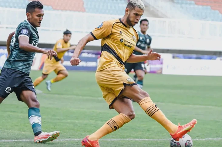 Hasil Liga 1 2022/2023:...