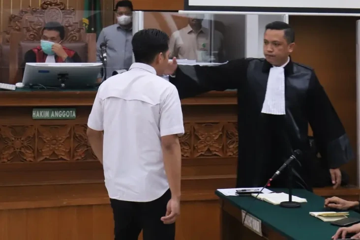 Sayangkan Tuntutan JPU,...