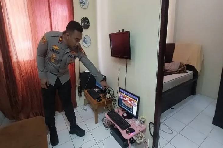 Polisi Tetapkan 16 Operator...