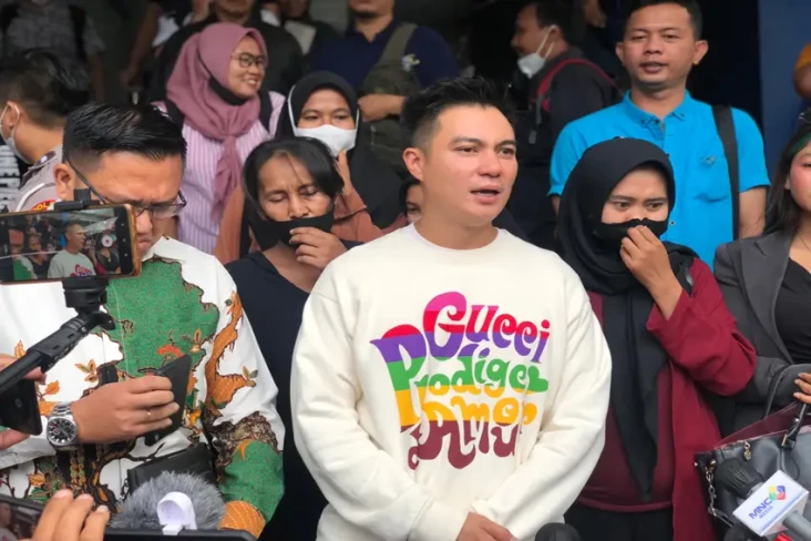 Baim Wong Laporkan Kasus...