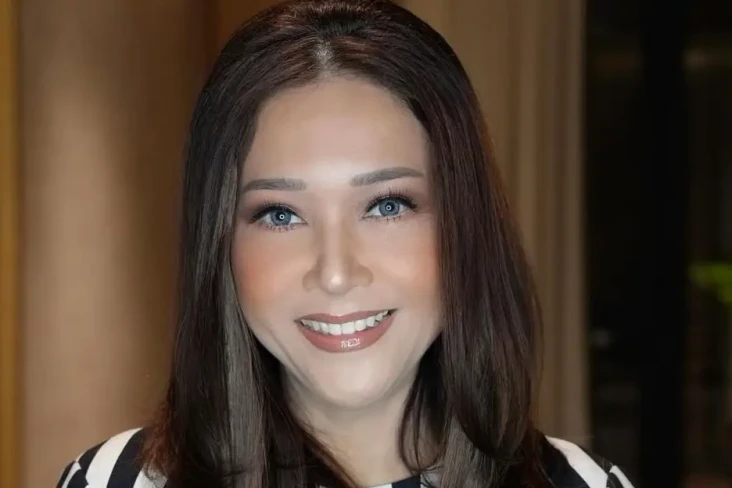 Maia Estianty Perlihatkan...