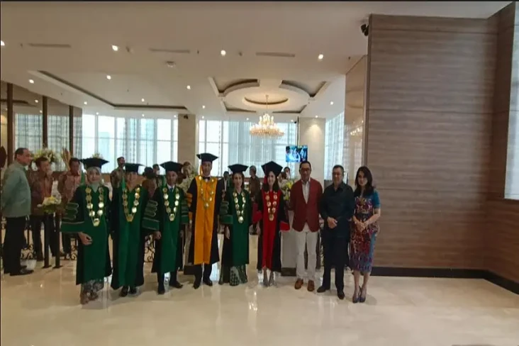 Hadiri Wisuda MNC University,...