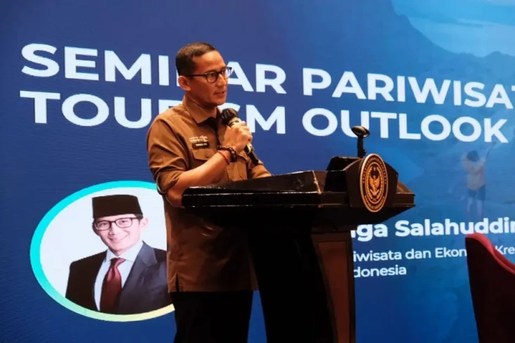 Pariwisata Dihadang...