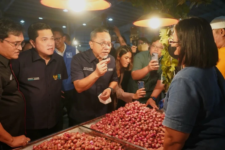 Tinjau Pasar di Medan,...