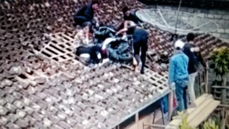 Viral Motor dan Pengendara...