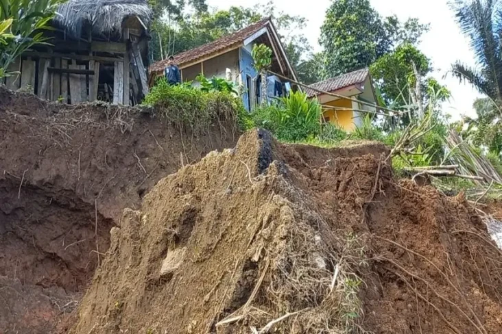 Waspada Musim Hujan,...