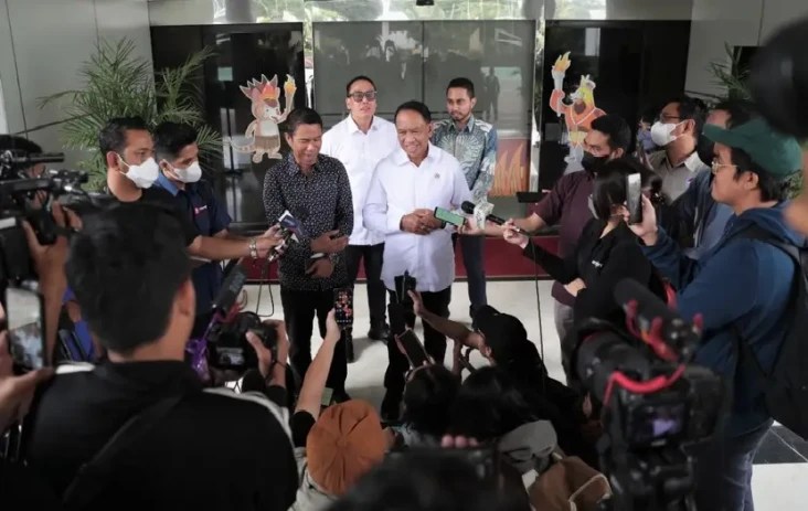 Menpora Ajak Diskusi...
