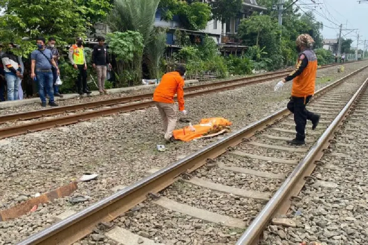 2 Polisi Tewas Tertabrak...