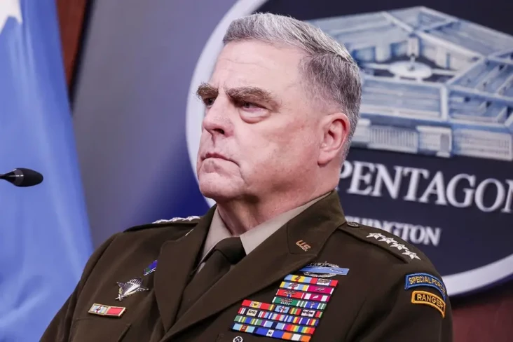 Profil Mark Milley,...