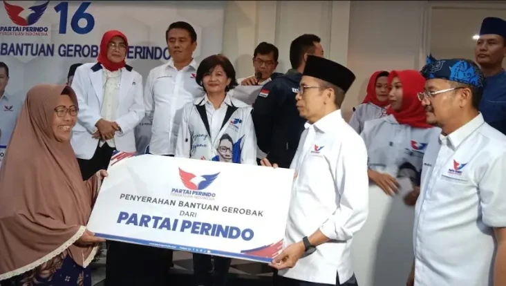 Senyum Bahagia Ibu Daryani...