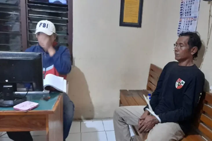 Ibu Curiga Anaknya Mesra...