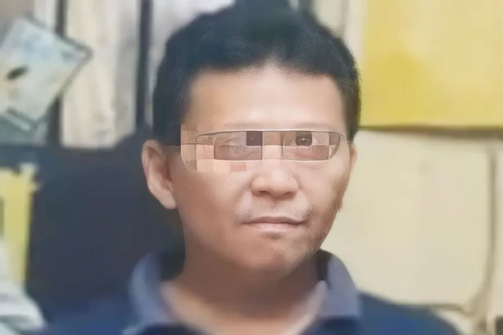 Peluk dan Cium Paksa...