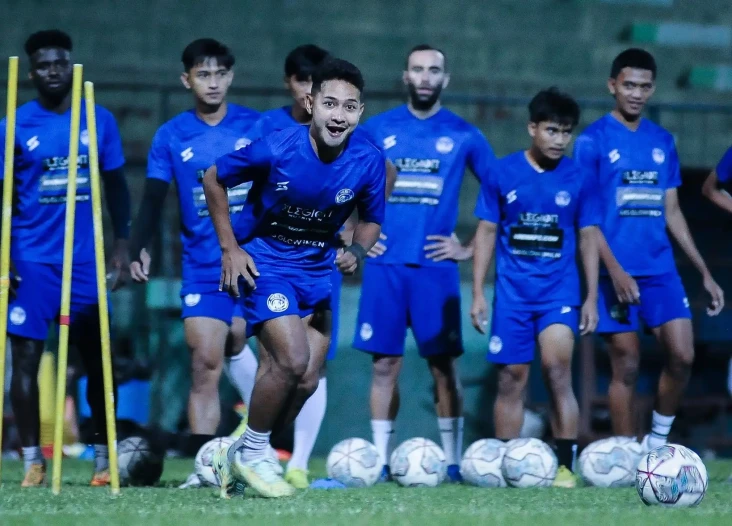 Sambangi Jatidiri, Arema...