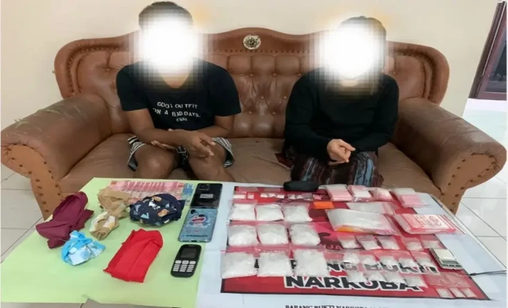 Pasangan Kekasih di...