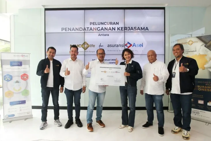 Hadirkan Produk Asuransi...
