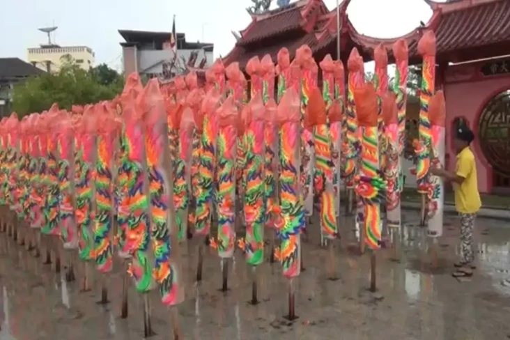 Wow! Jelang Imlek Ratusan...