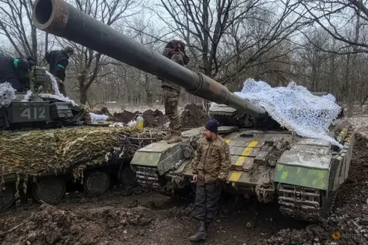 Ukraina Desak Barat...