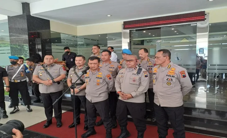 7 Anggota LSM Pemeras...
