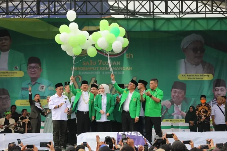 Hadiri Harlah ke-50...